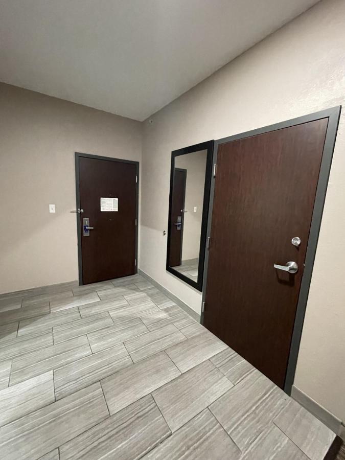 Holiday Inn Express Hotel And Suites Ada By Ihg Εξωτερικό φωτογραφία