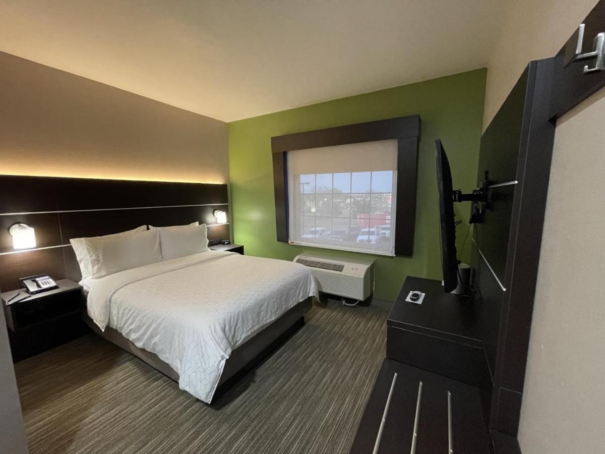 Holiday Inn Express Hotel And Suites Ada By Ihg Εξωτερικό φωτογραφία