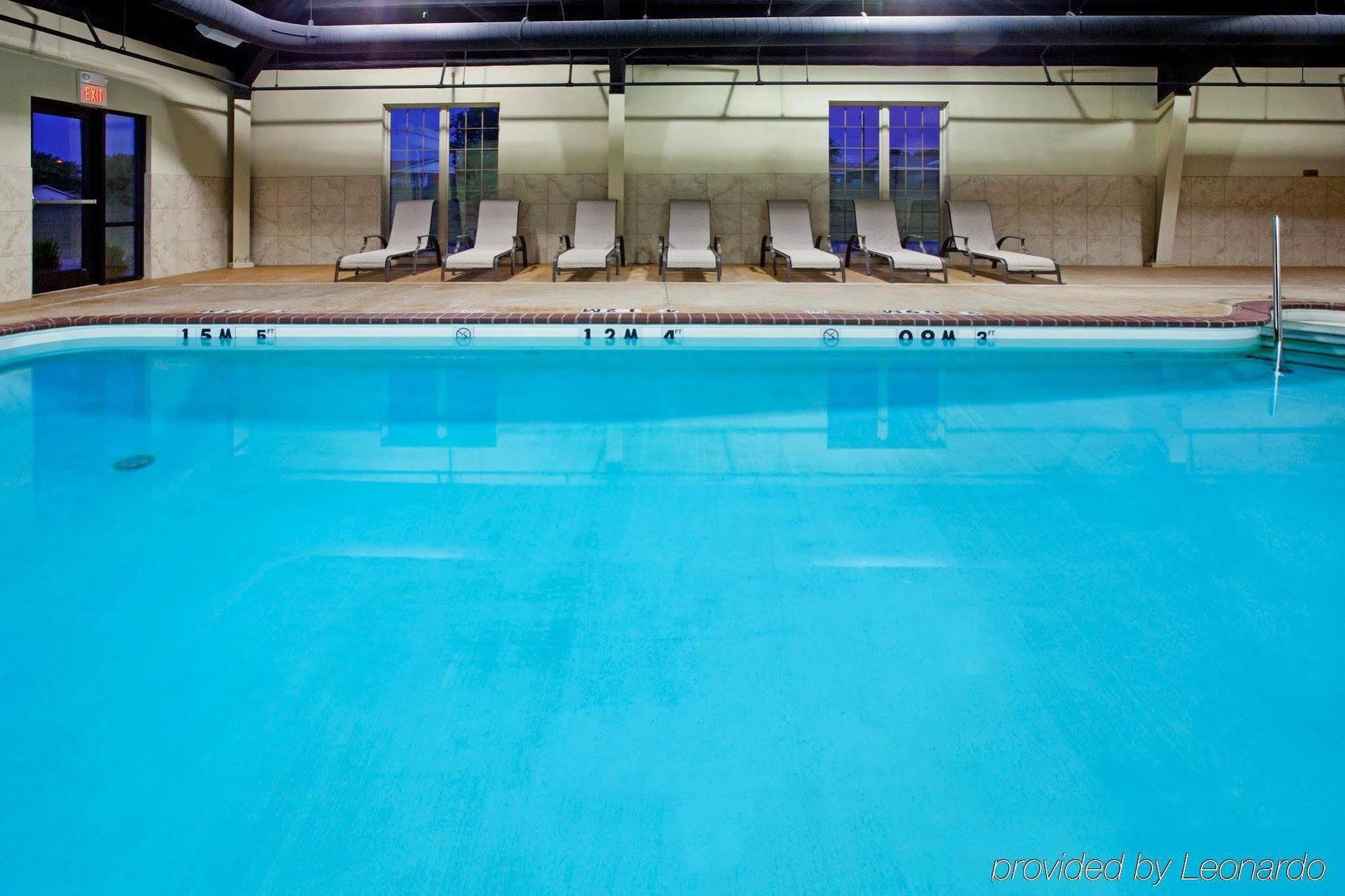 Holiday Inn Express Hotel And Suites Ada By Ihg Εξωτερικό φωτογραφία